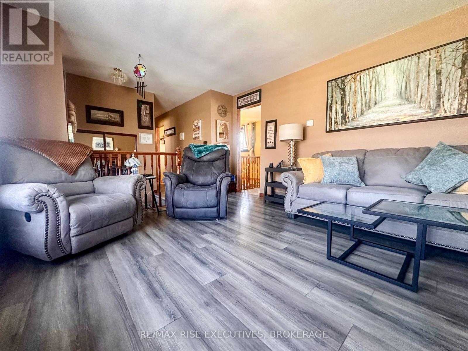 214 AMHERST DRIVE - Image 3