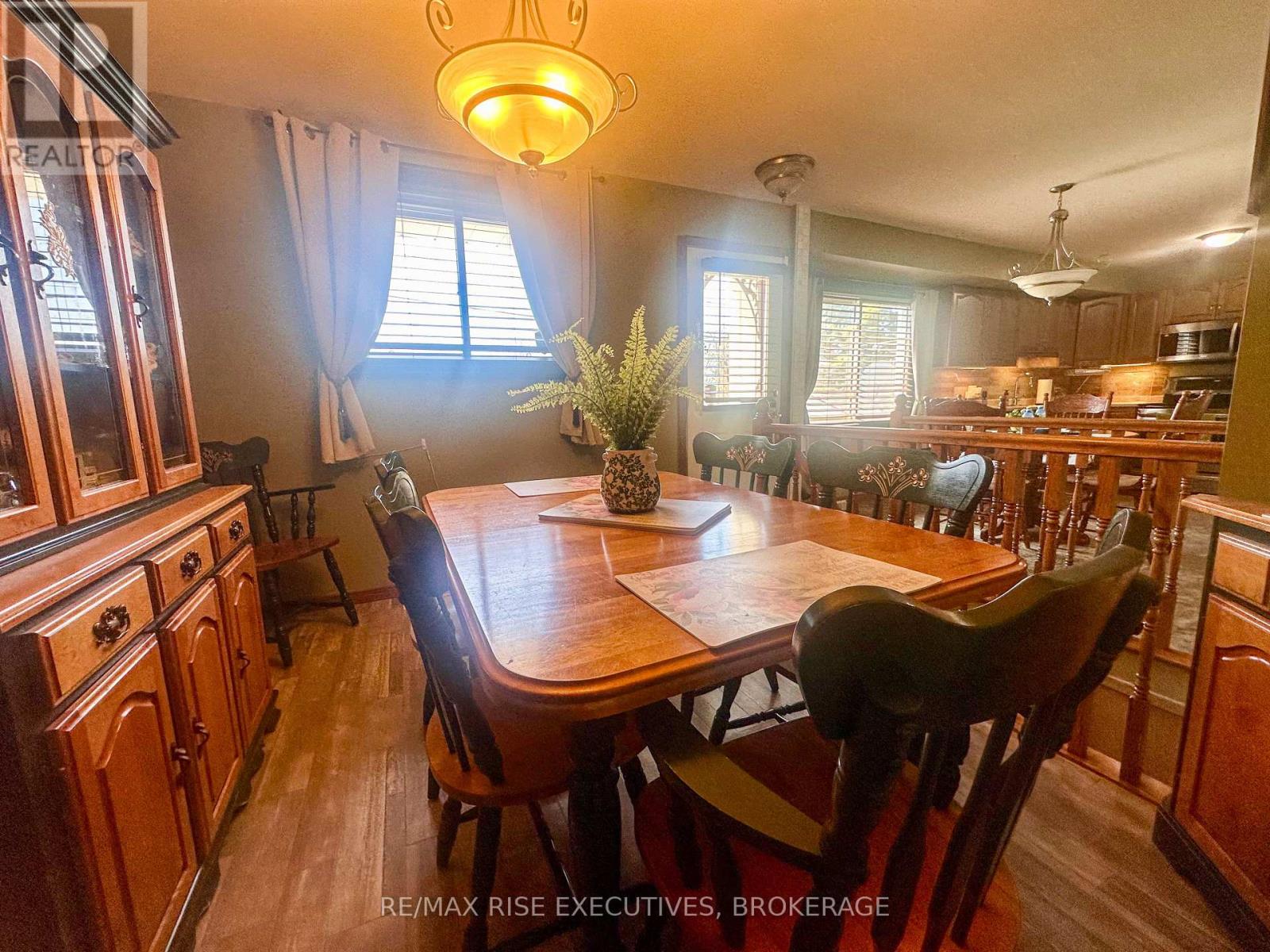 214 AMHERST DRIVE - 5