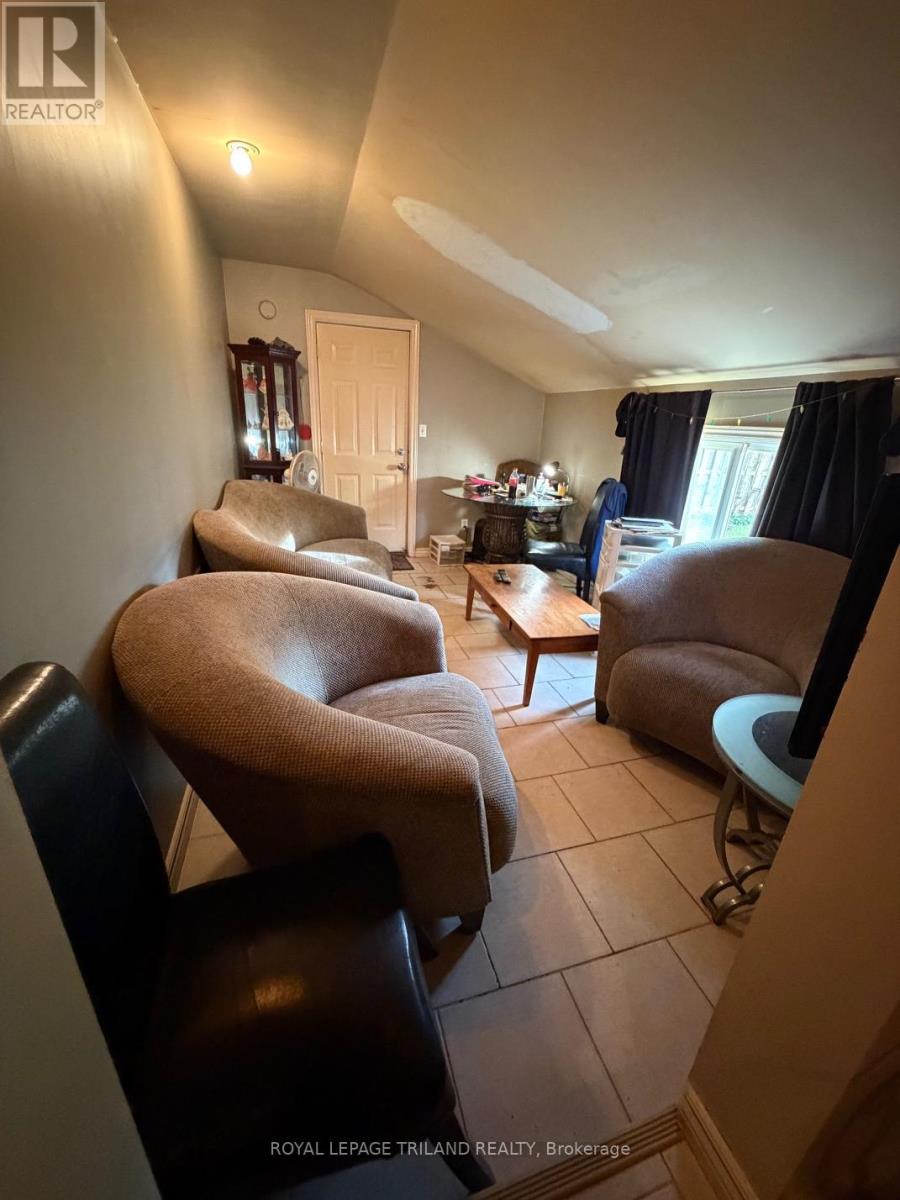 191 ELGIN STREET - 4