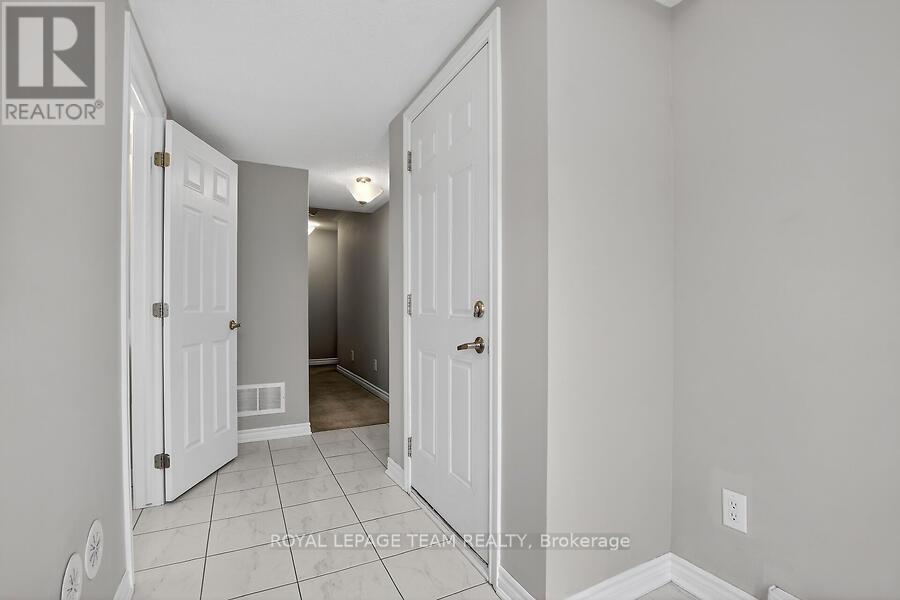 127 GRENADINE STREET - 3