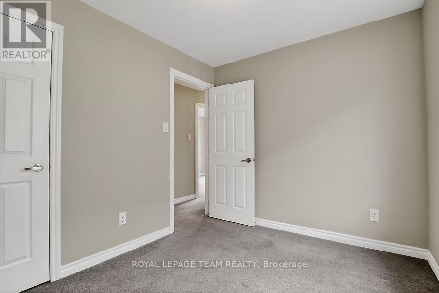 127 GRENADINE STREET - 32
