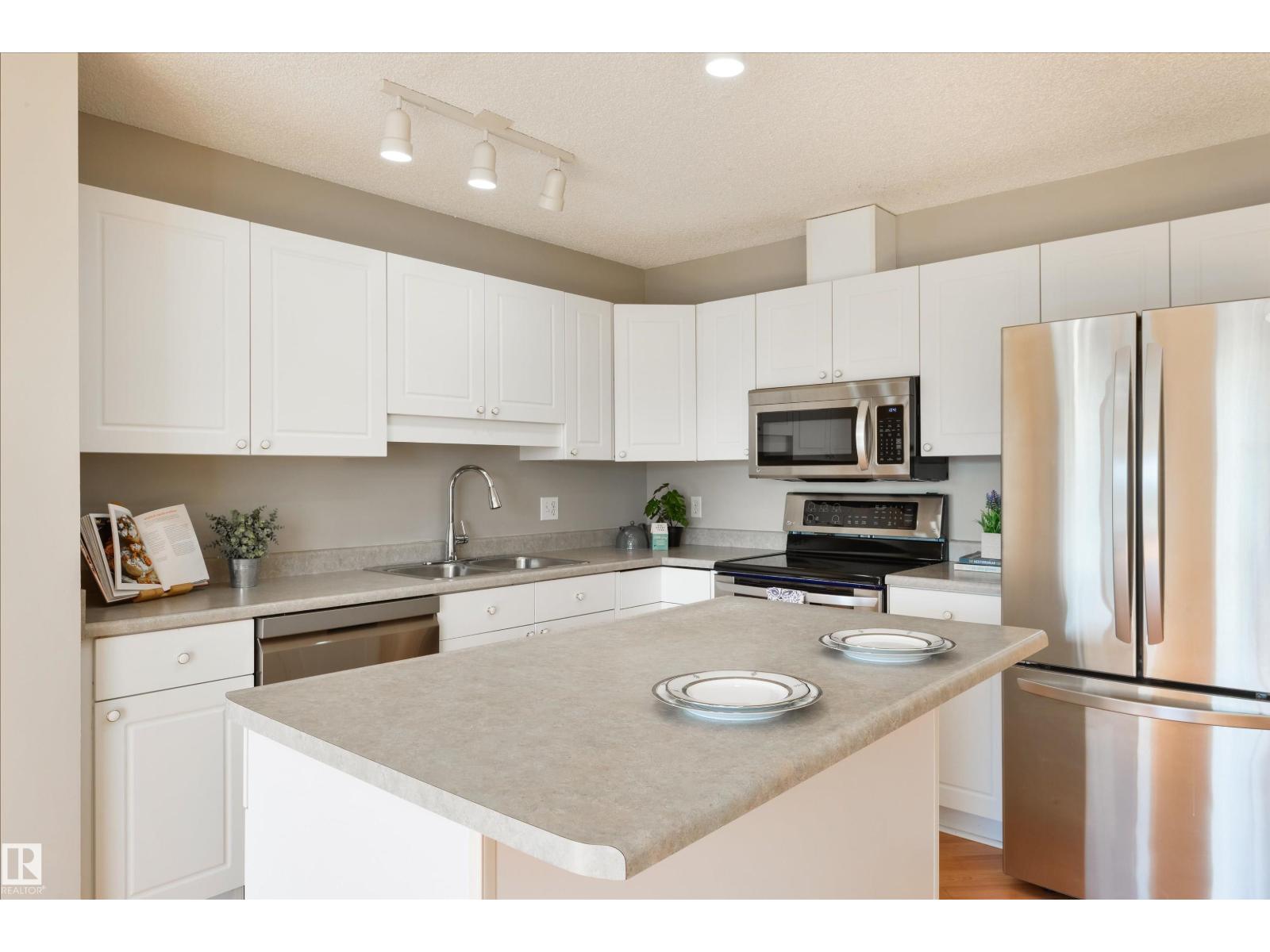 2923 30 ST NW, Edmonton