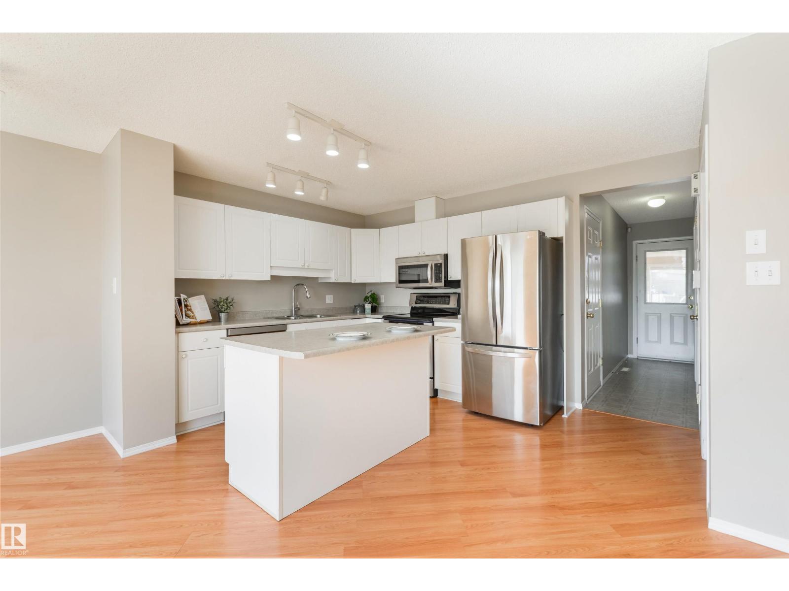 2923 30 ST NW, Edmonton