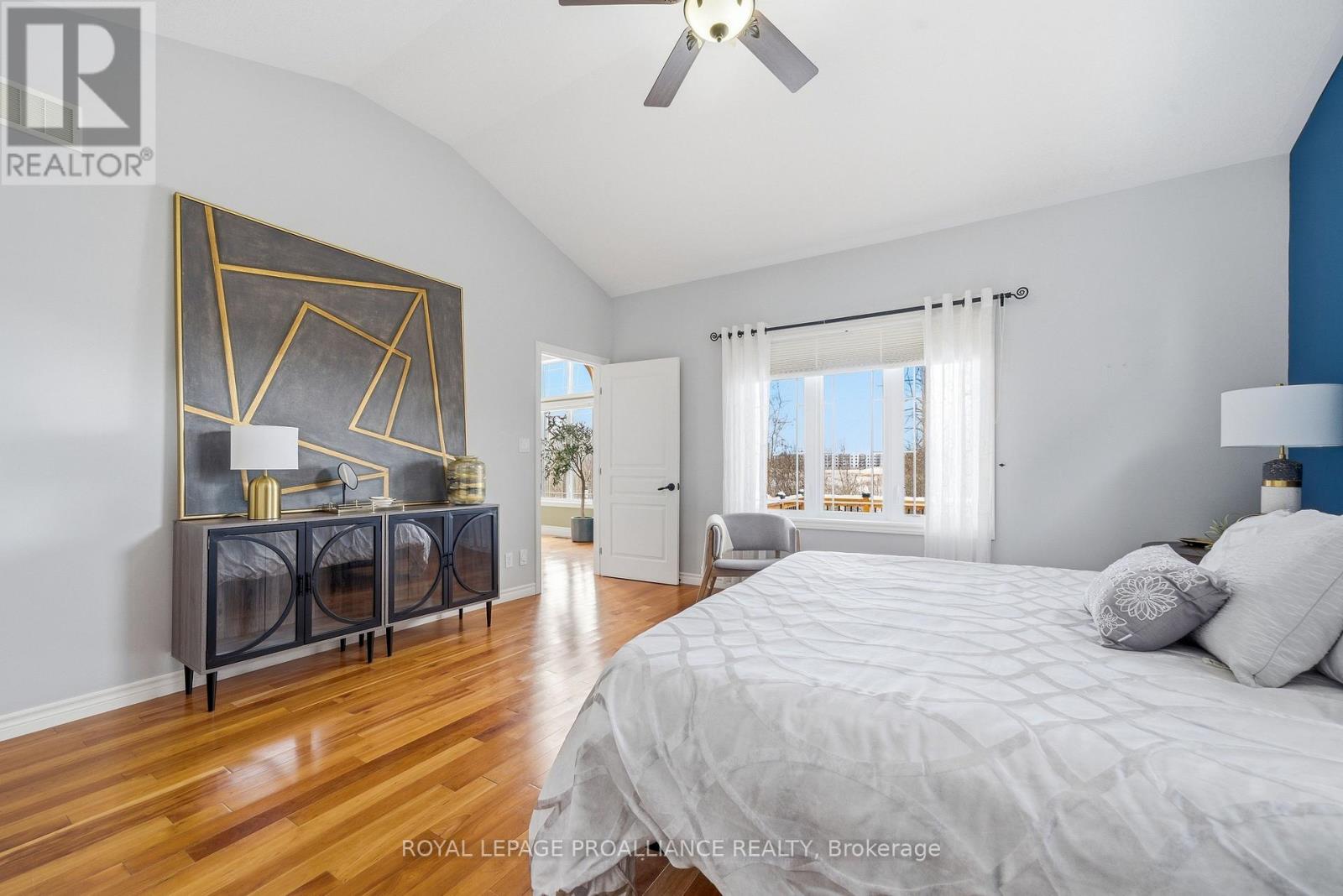 240 AVONDALE ROAD - 22