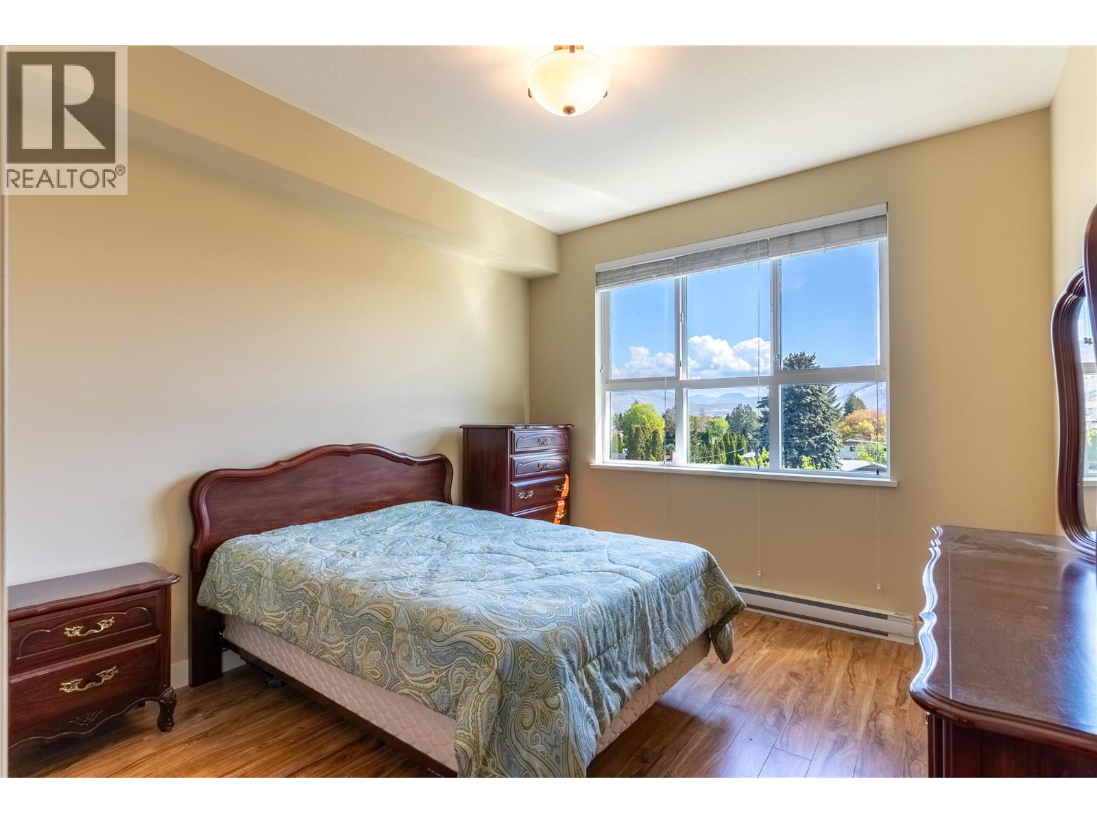 #421 755 MAYFAIR Street - 15
