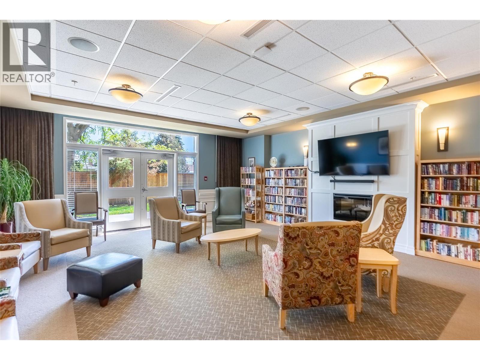 #421 755 MAYFAIR Street - 23
