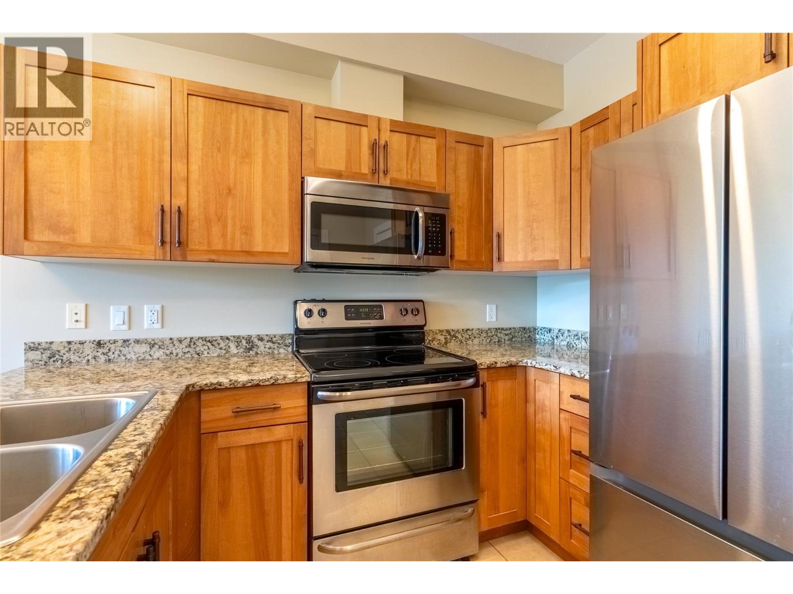 #421 755 MAYFAIR Street - 5