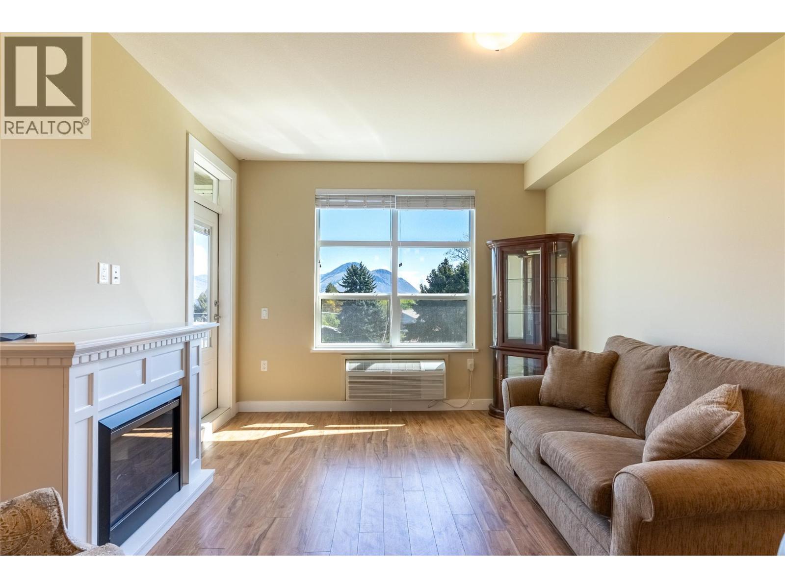 #421 755 MAYFAIR Street - 9