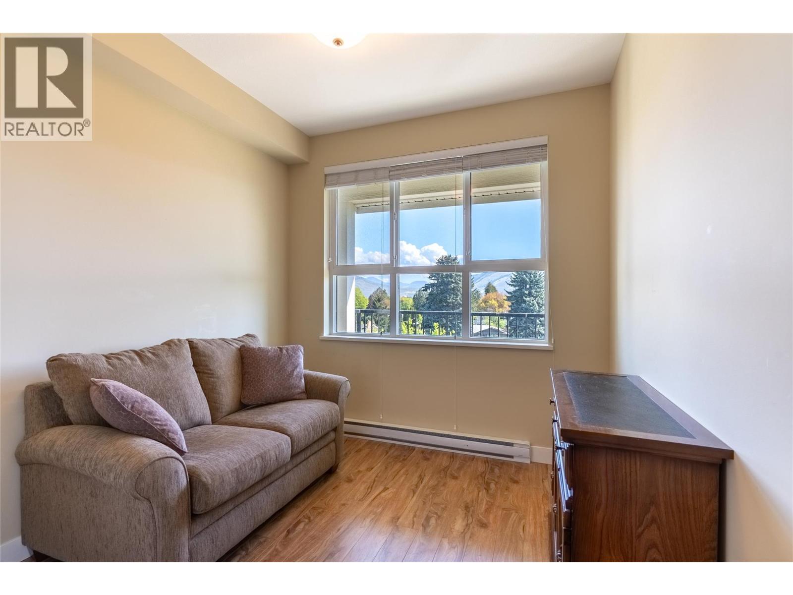 #421 755 MAYFAIR Street - 14