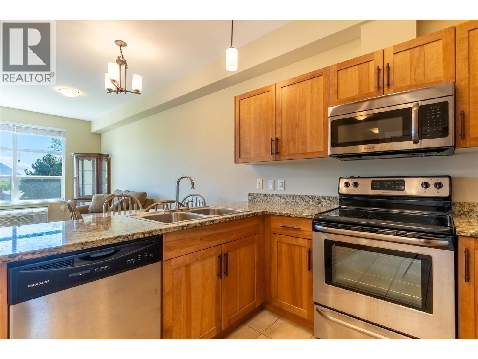 #421 755 MAYFAIR Street - 4