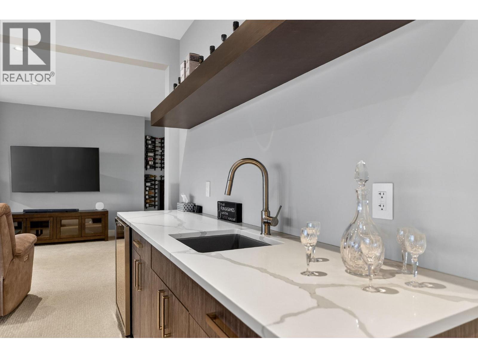 9882 Beacon Hill Drive, Lake Country
