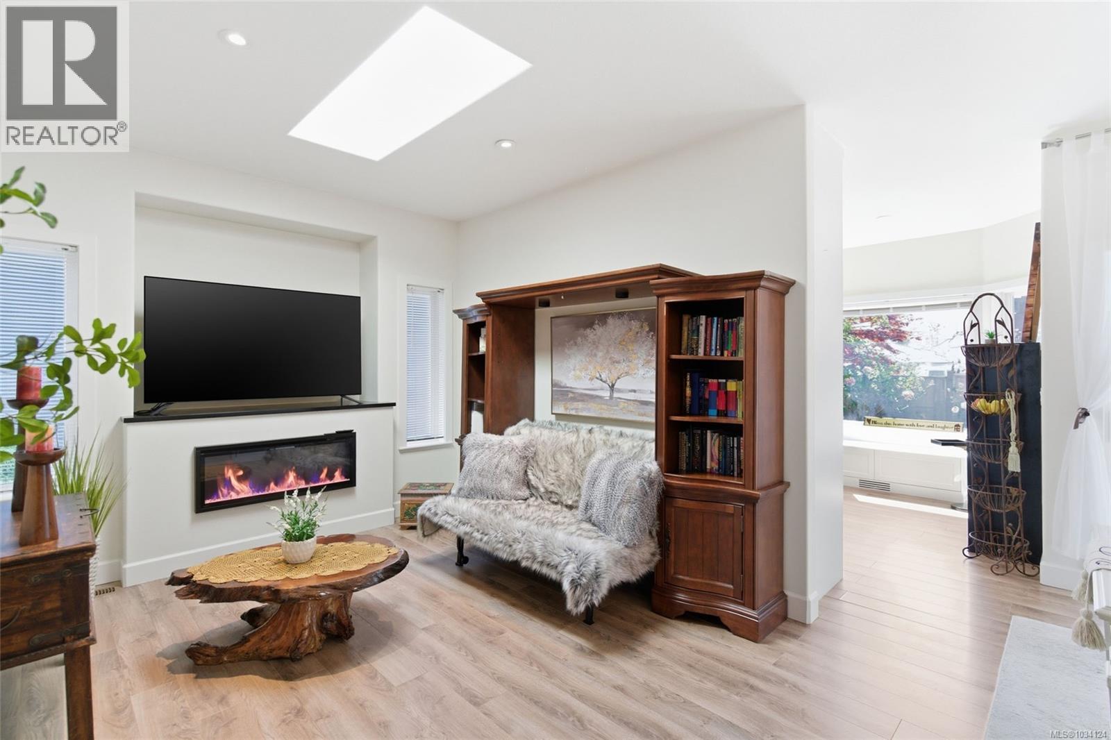 6153 Garside Rd - 6