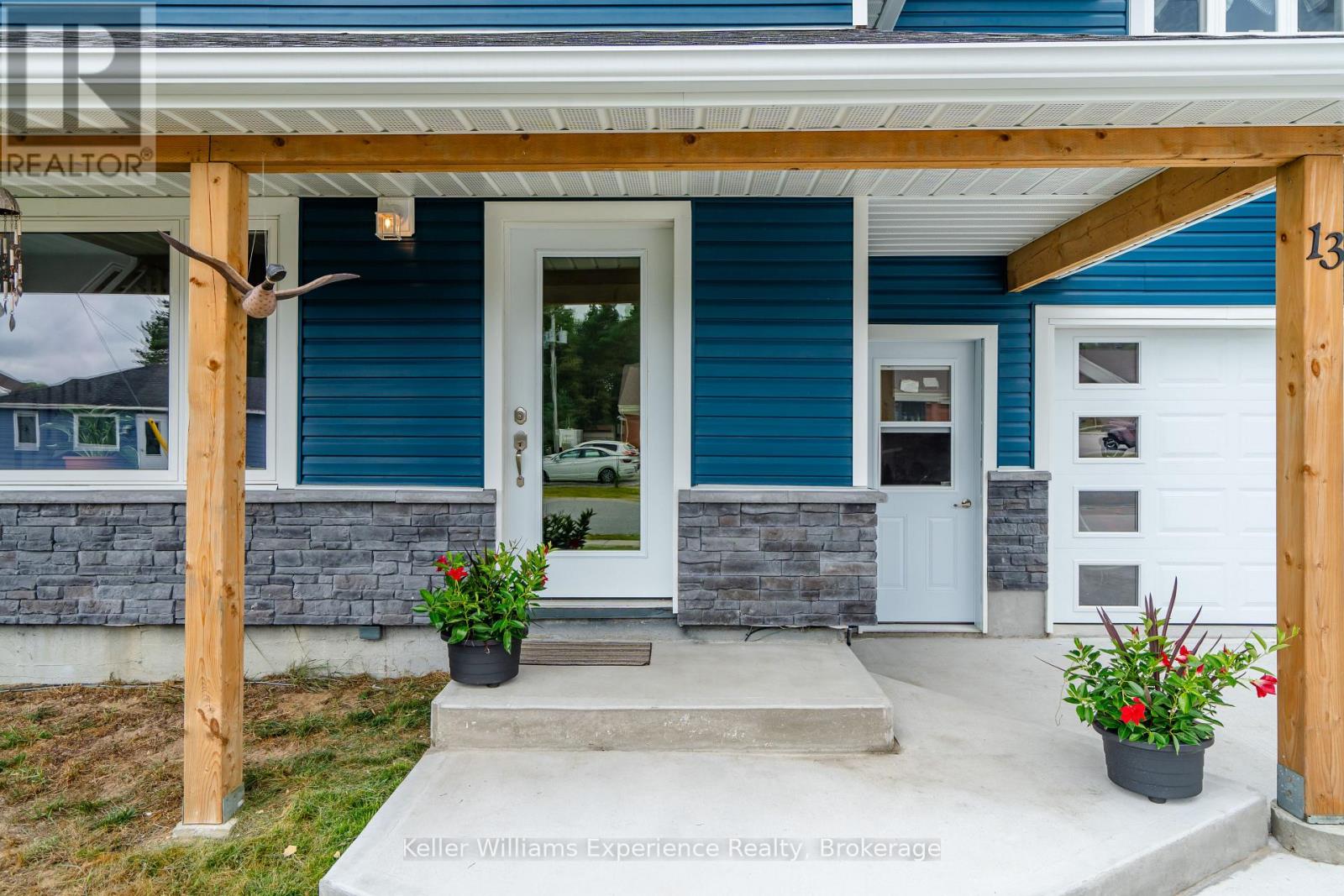 13 TORONTO AVENUE - 4