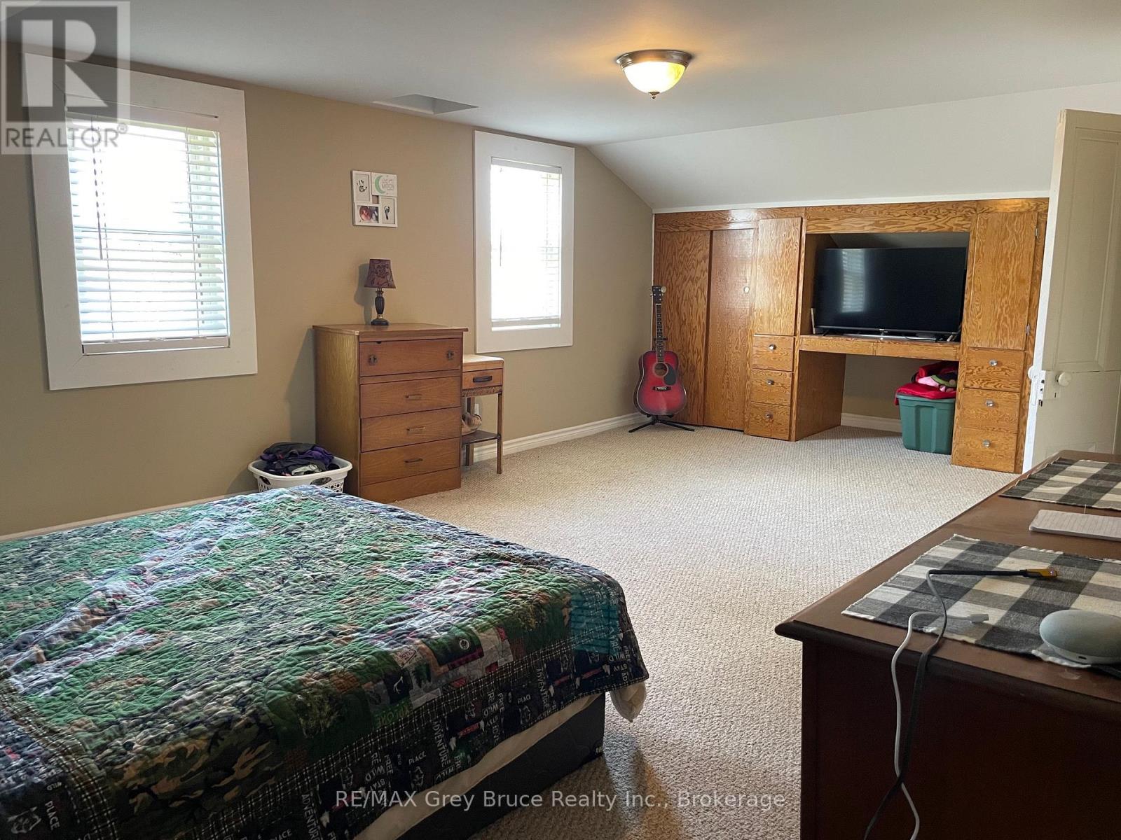 236857 2A CONCESSION - 19