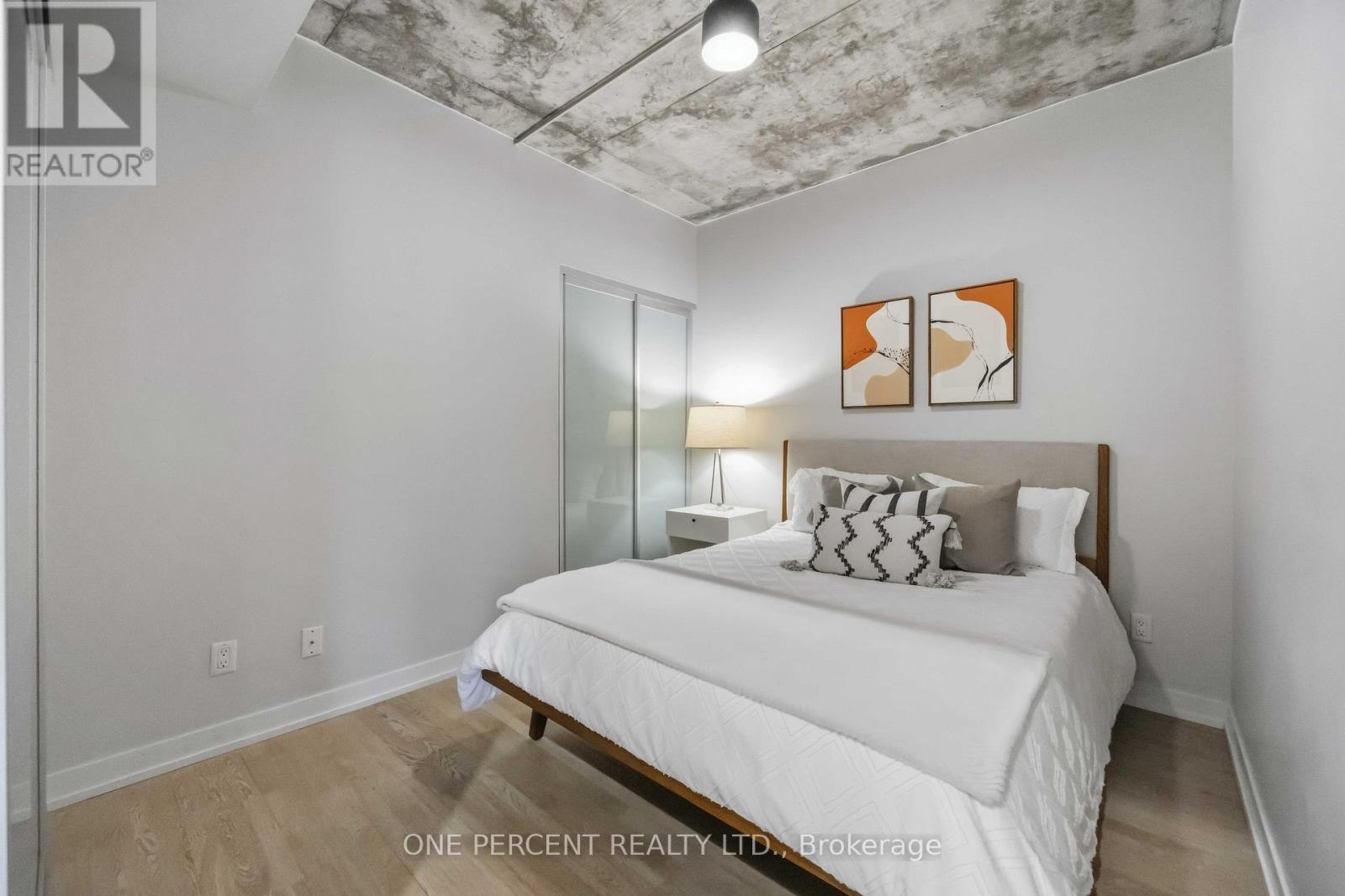 #314 650 KING STREET W - 14