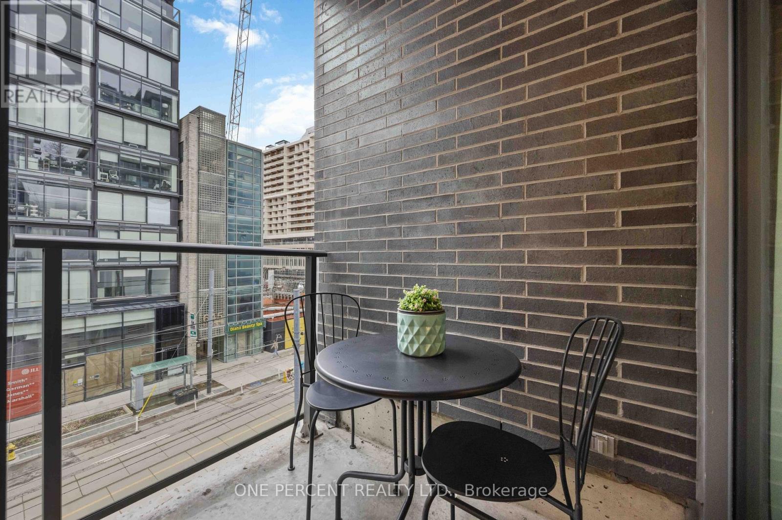 #314 650 KING STREET W - 19