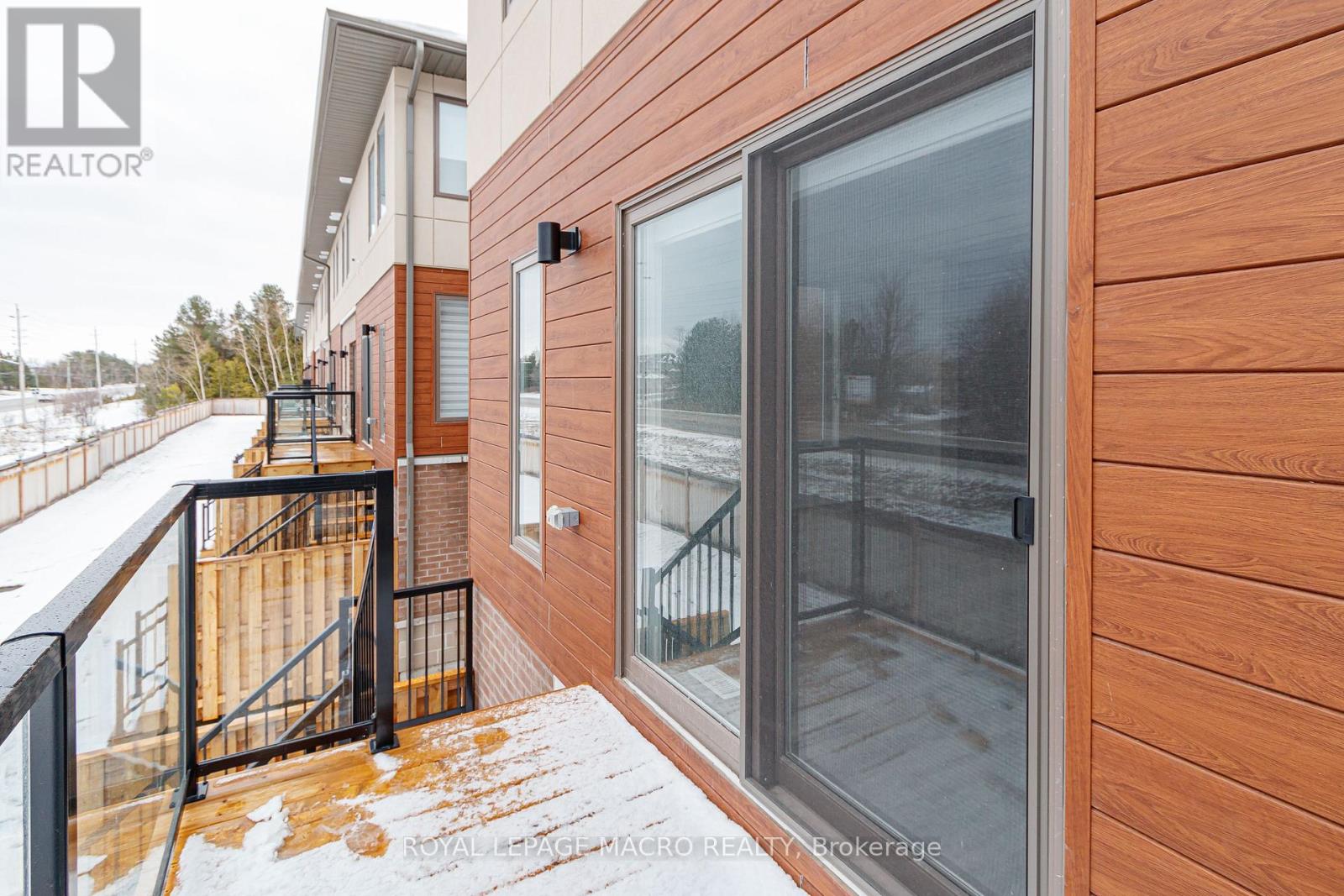 34 WINTERS CRESCENT - 40