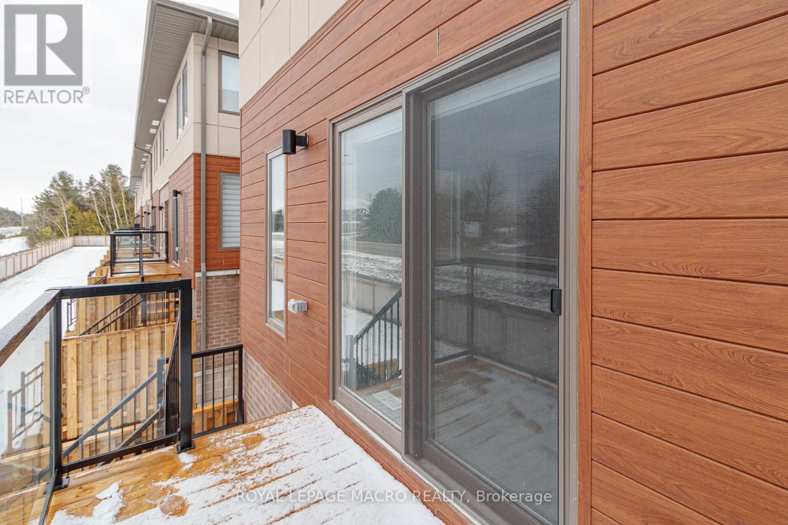 34 WINTERS CRESCENT - 41