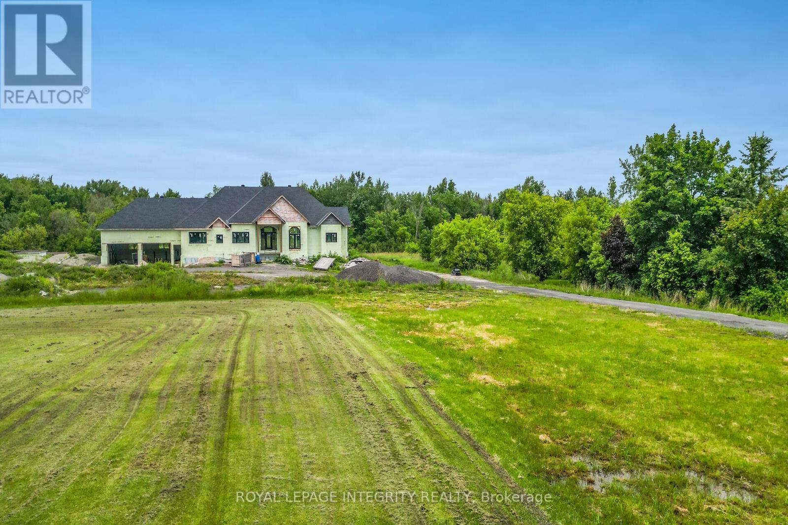 1695 OLD MONTREAL ROAD - 11