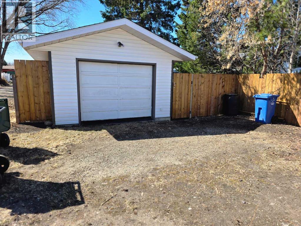 4108 53 Avenue, Innisfail