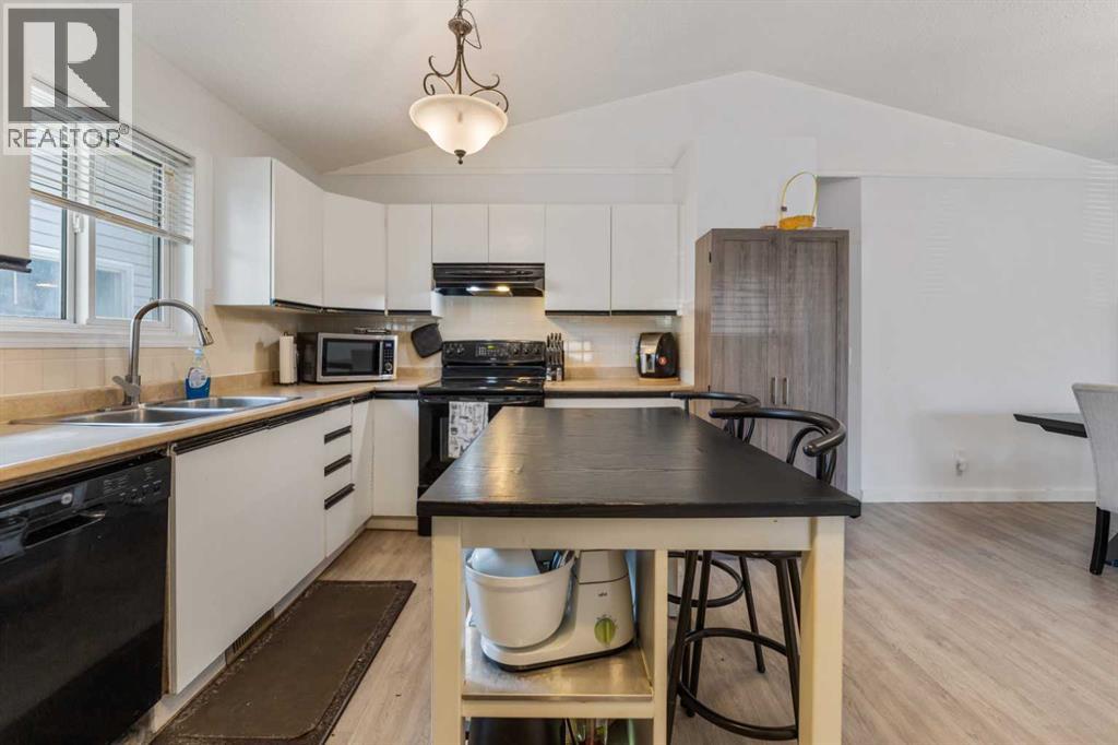 15 Erin Green Way SE - 13