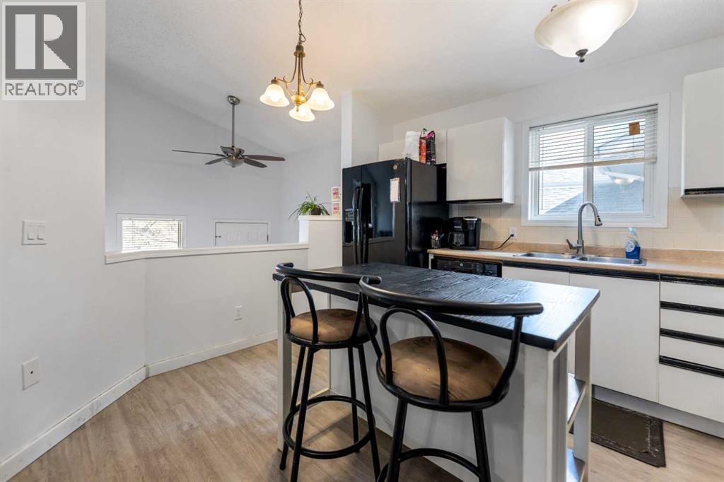 15 Erin Green Way SE - 16