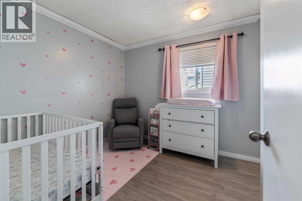 15 Erin Green Way SE - 17