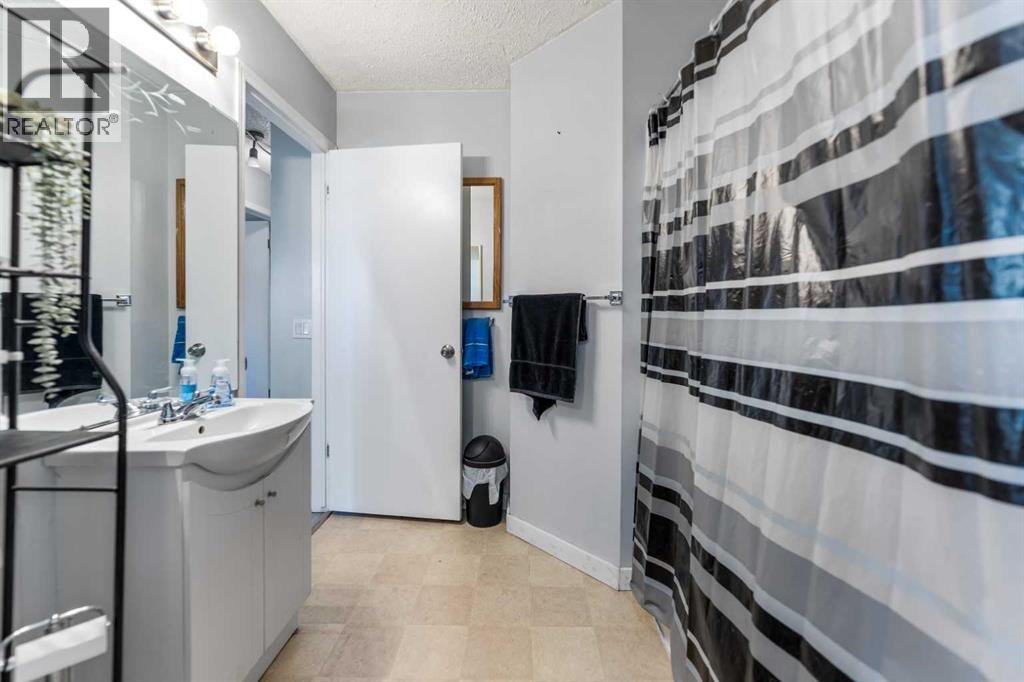 15 Erin Green Way SE - 21