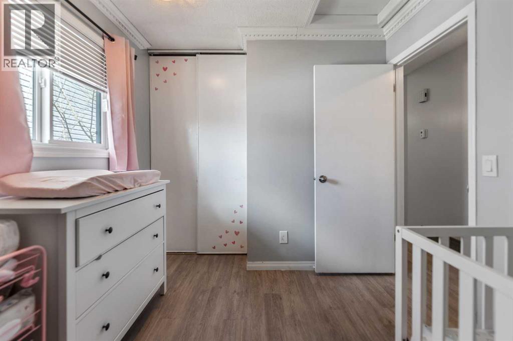 15 Erin Green Way SE - 18