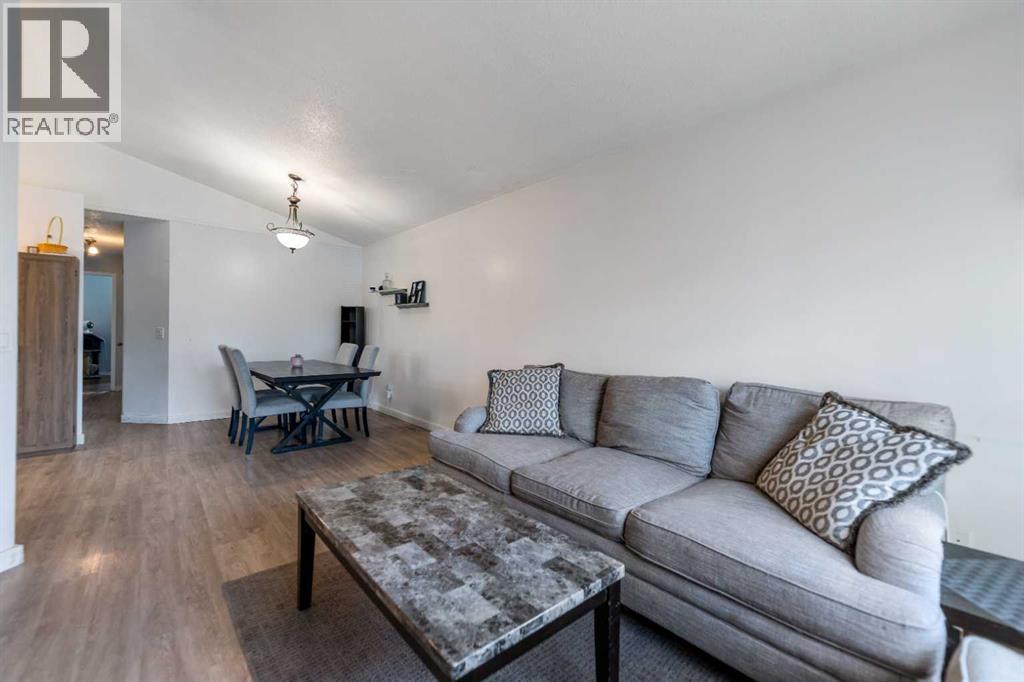 15 Erin Green Way SE - 7
