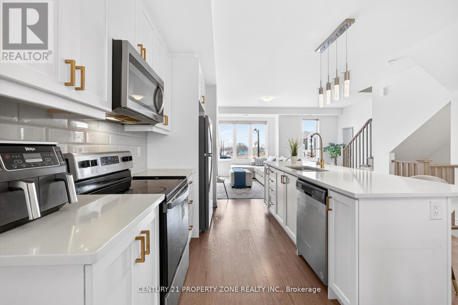 5186 VIOLA DESMOND DRIVE - 20
