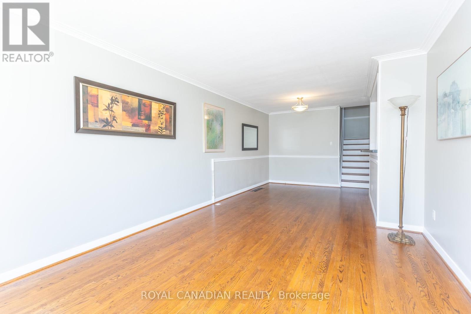 16 GAMBELLO CRESCENT - 10