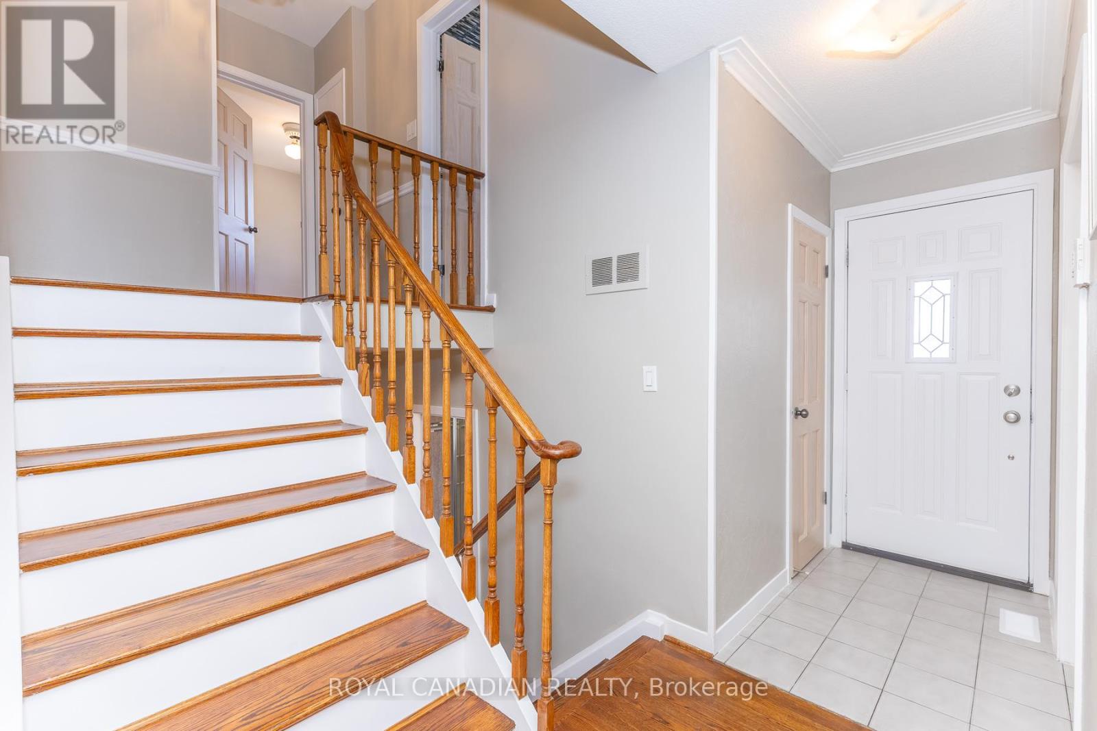16 GAMBELLO CRESCENT - 20
