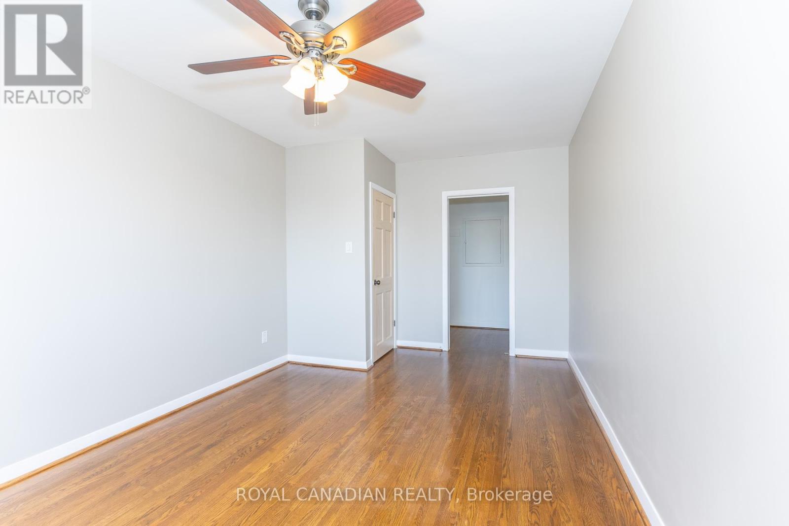 16 GAMBELLO CRESCENT - 23