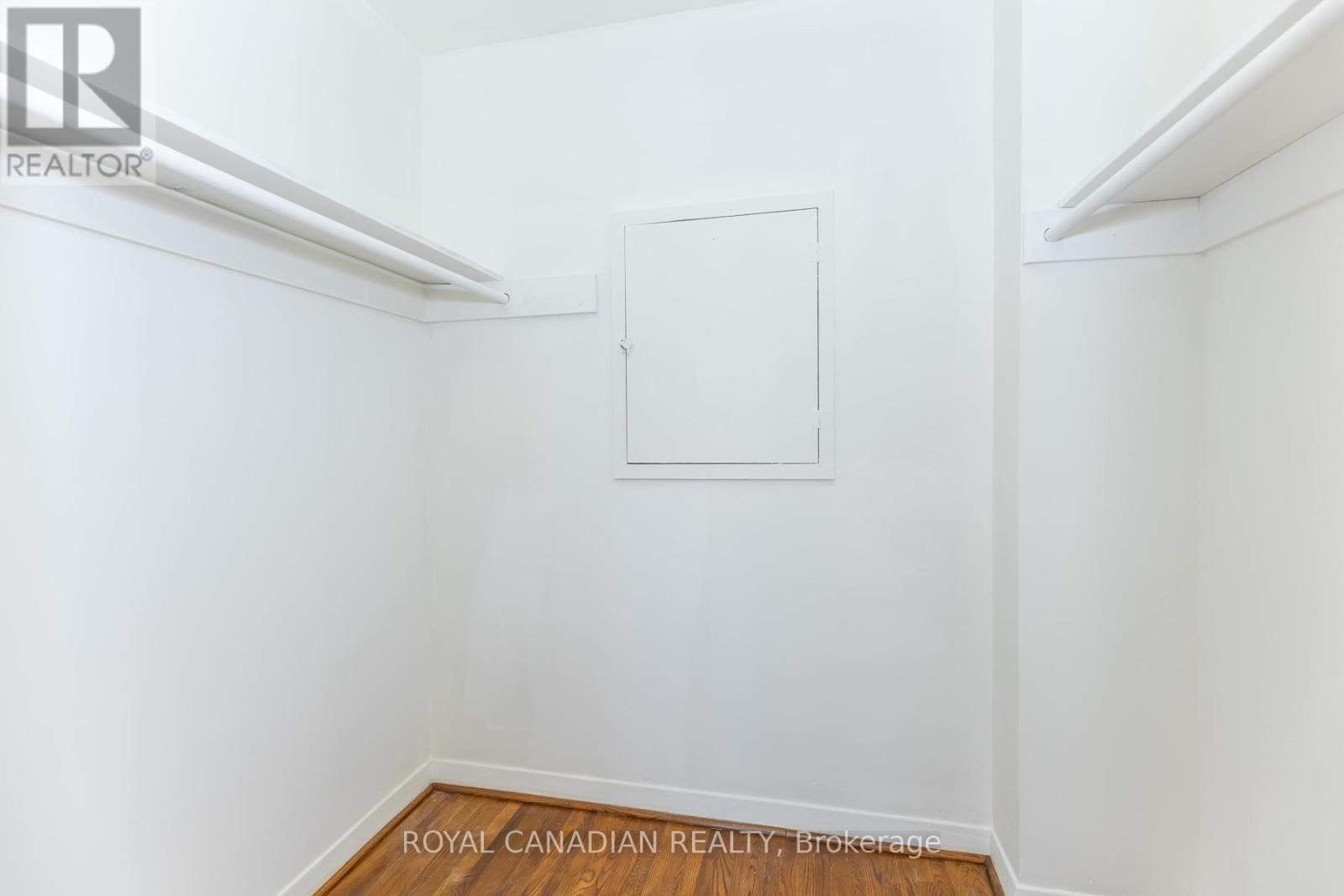 16 GAMBELLO CRESCENT - 24