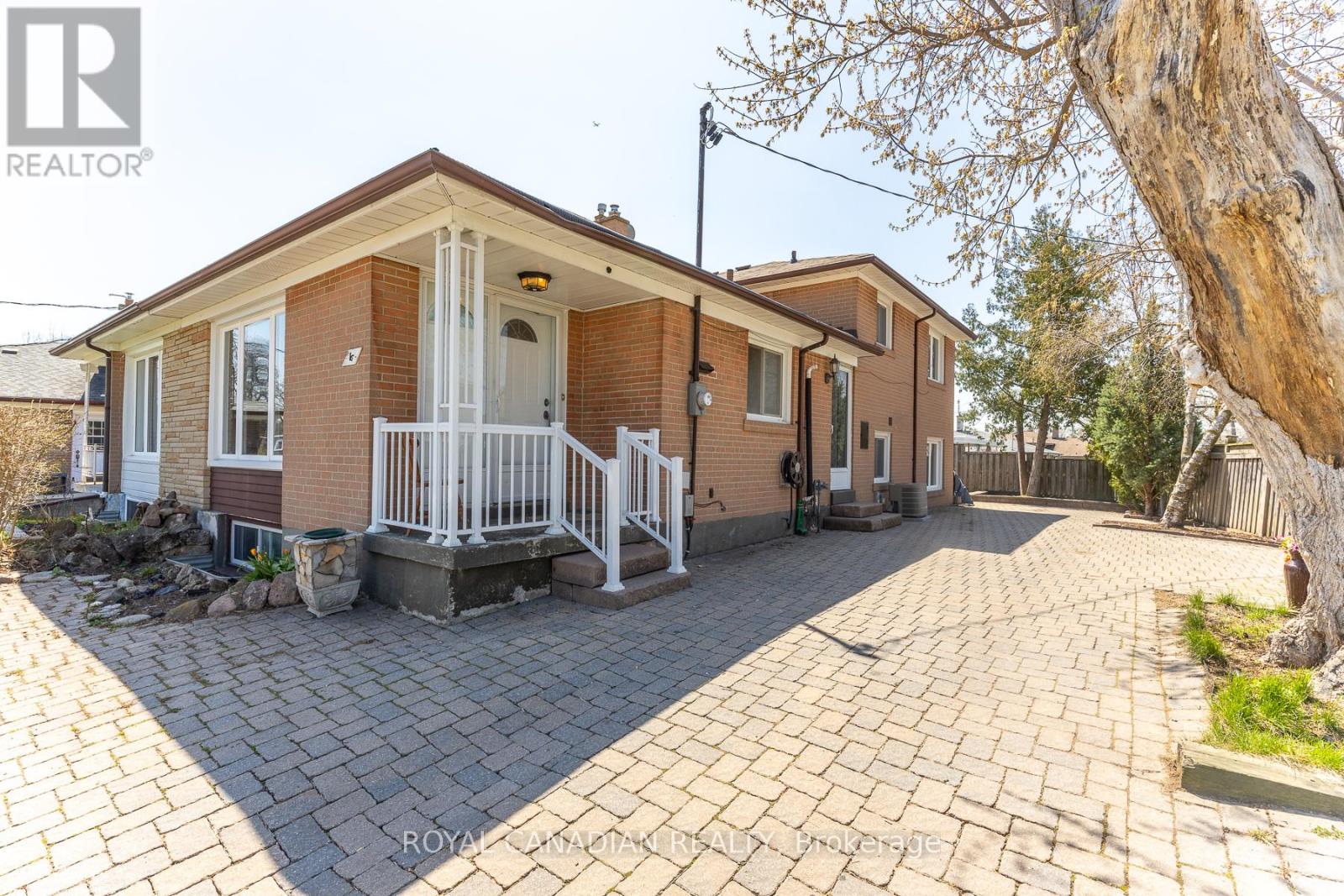16 GAMBELLO CRESCENT - 3