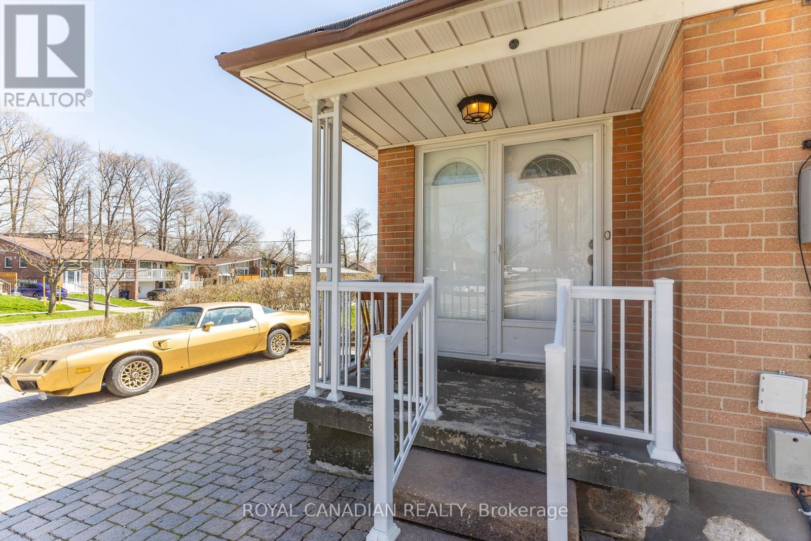 16 GAMBELLO CRESCENT - 7