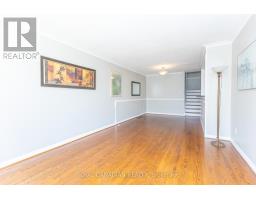 16 Gambello Crescent, Toronto, ON M3J1W3 Photo 10