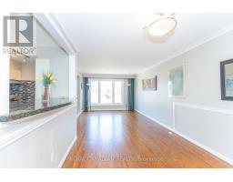 16 Gambello Crescent, Toronto, ON M3J1W3 Photo 12