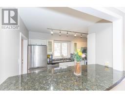 16 Gambello Crescent, Toronto, ON M3J1W3 Photo 13