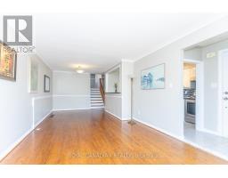 16 Gambello Crescent, Toronto, ON M3J1W3 Photo 9