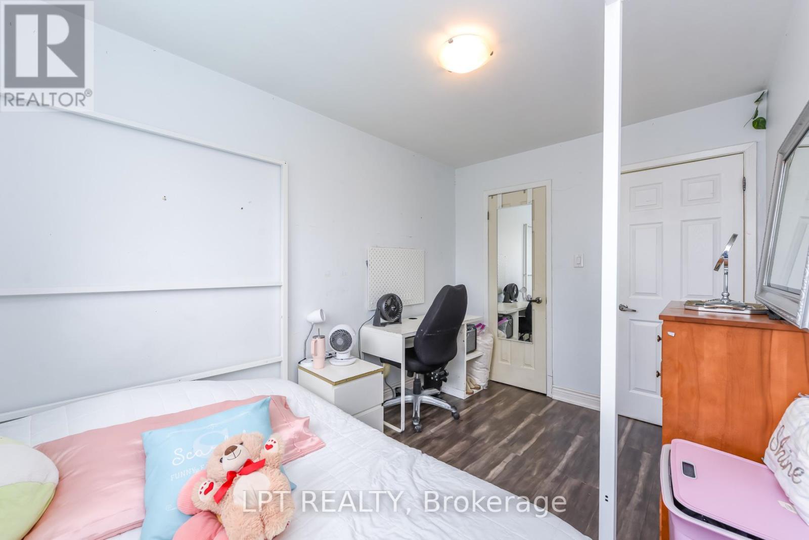 7101 CODLIN AVENUE - 21