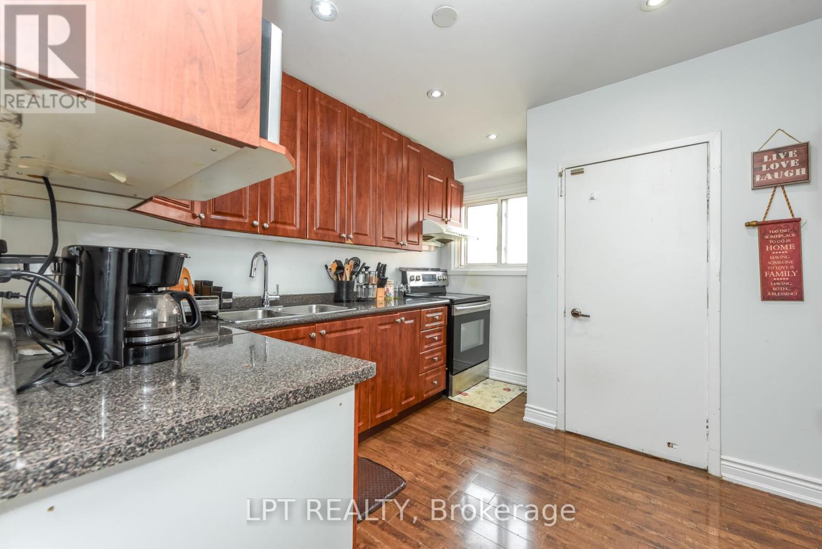 7101 CODLIN AVENUE - 6