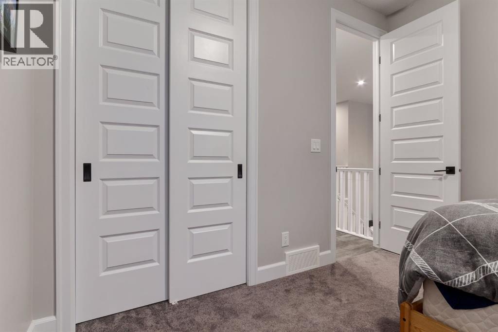 166 Osborne Common SW - 36