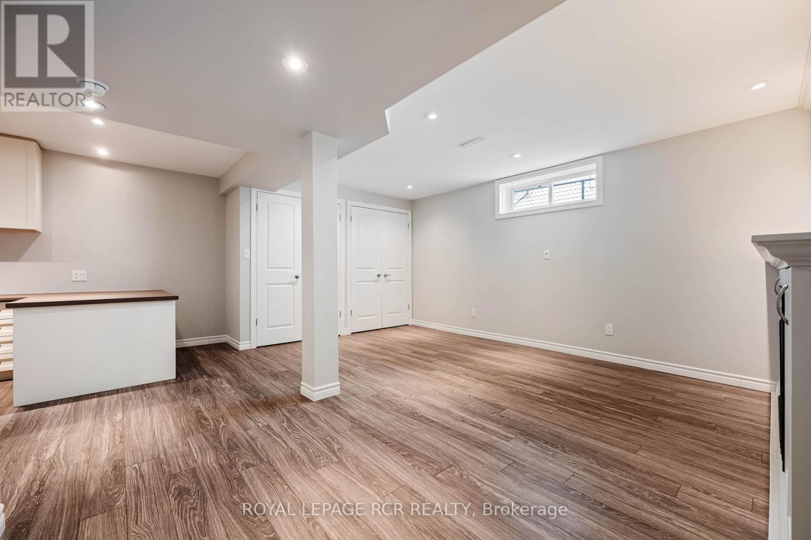 128 COURTNEY CRESCENT - 16