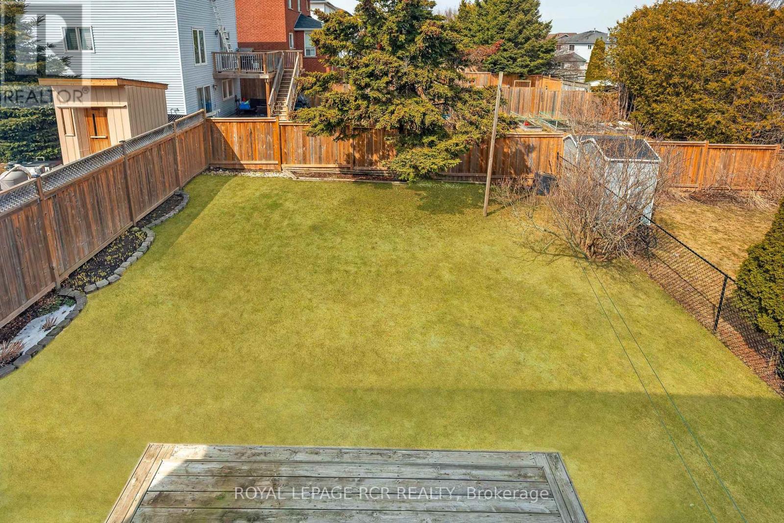 128 COURTNEY CRESCENT - 28