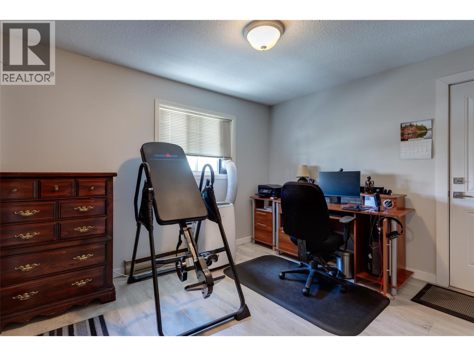 1490 Cornwall Road - 19