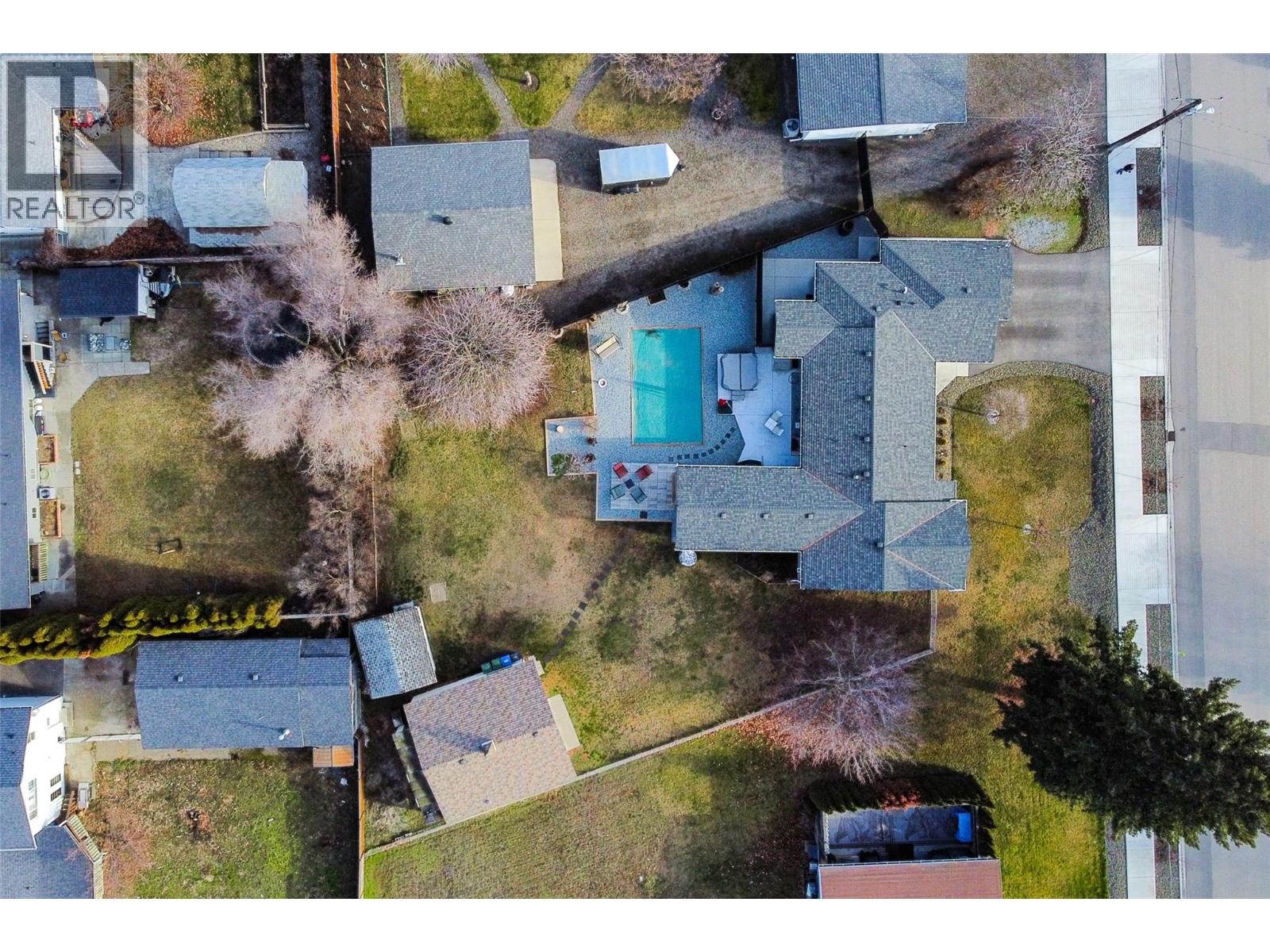 1490 Cornwall Road - 55