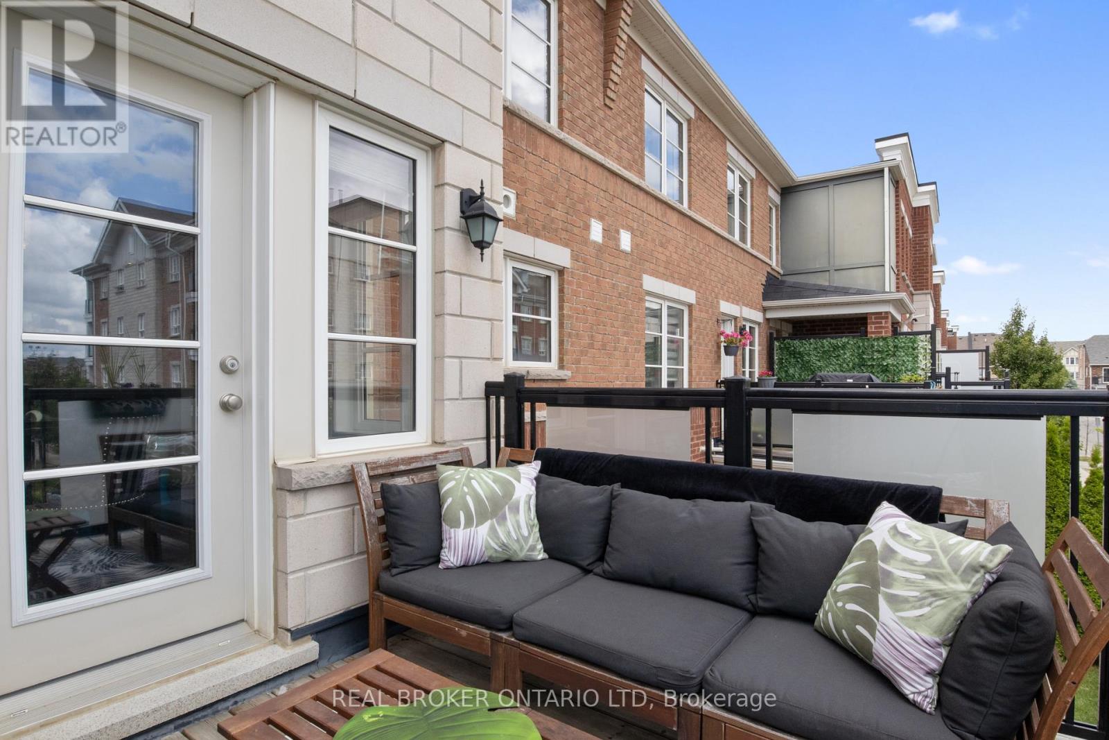 100 BAYCLIFFE CRESCENT - 17