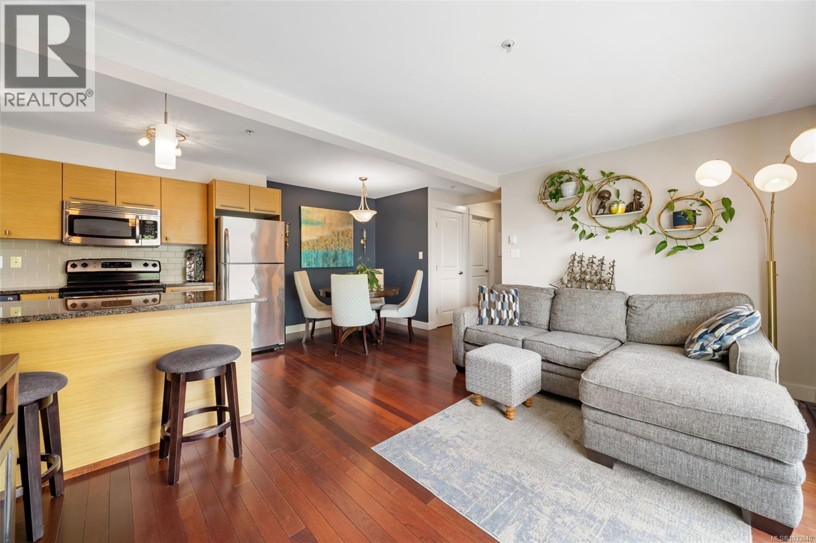 #305 1315 Esquimalt Rd - 4
